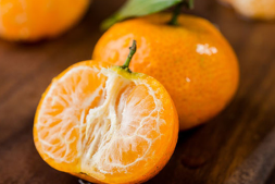 橘子皮泡水喝的功效，橘子皮泡水的好处有哪些